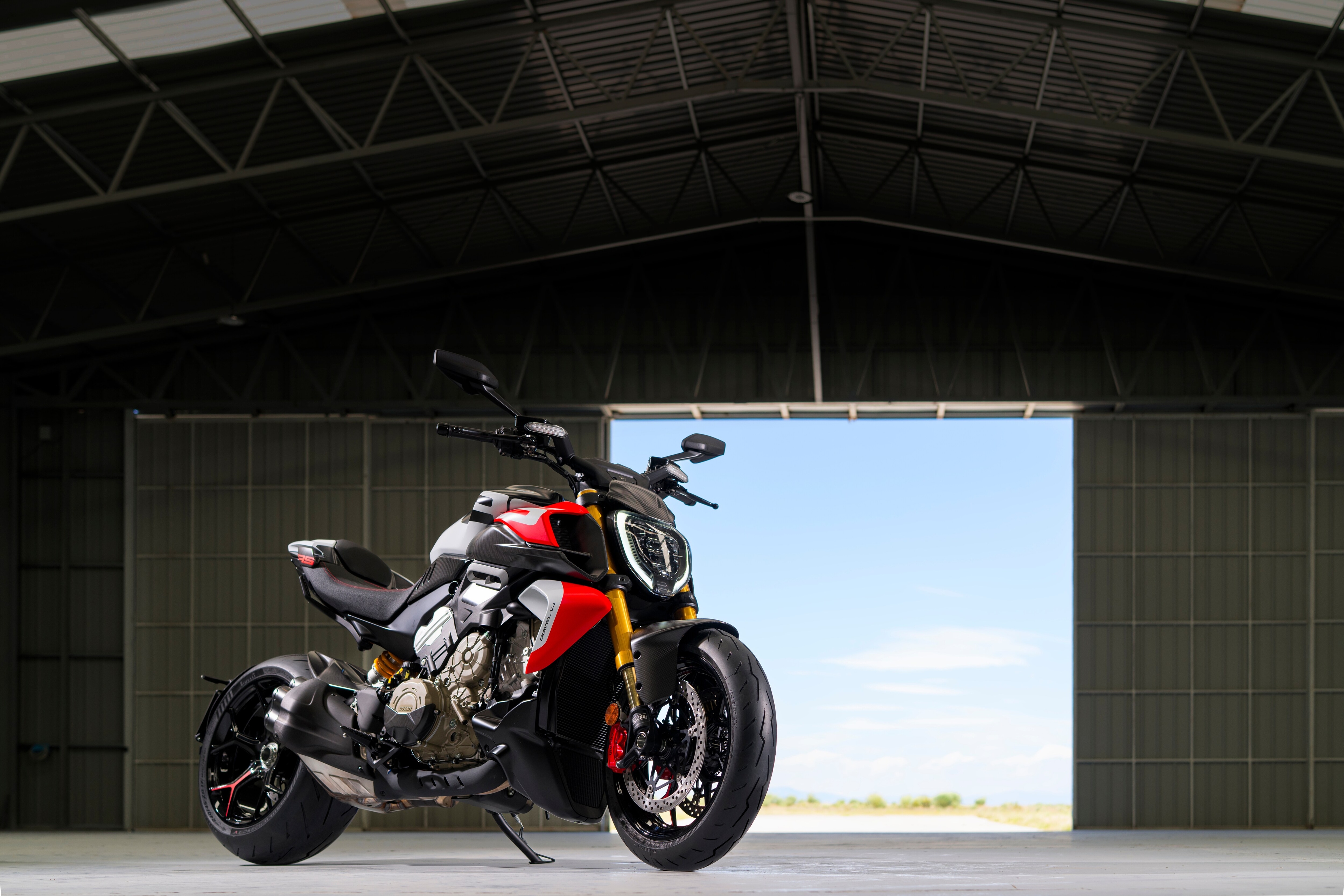Ducati Luncurkan Diavel V4 RS: Ketika Motor Jalan Raya Bermesin MotoGP