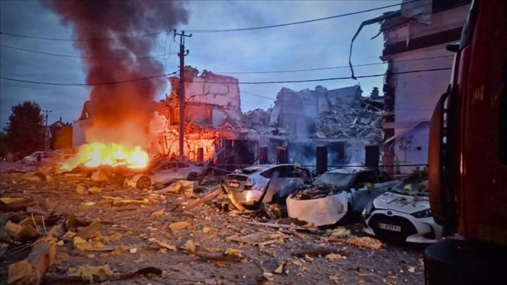 Rusia Lancarkan Serangan Udara Besar-besaran ke Ukraina, Tewaskan 4 Orang