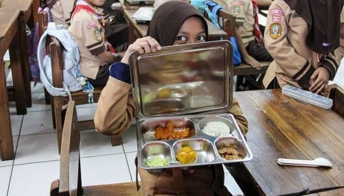 Viral Siswa Keracunan MBG, Ini Tips Islam dalam Mengkonsumsi Makanan