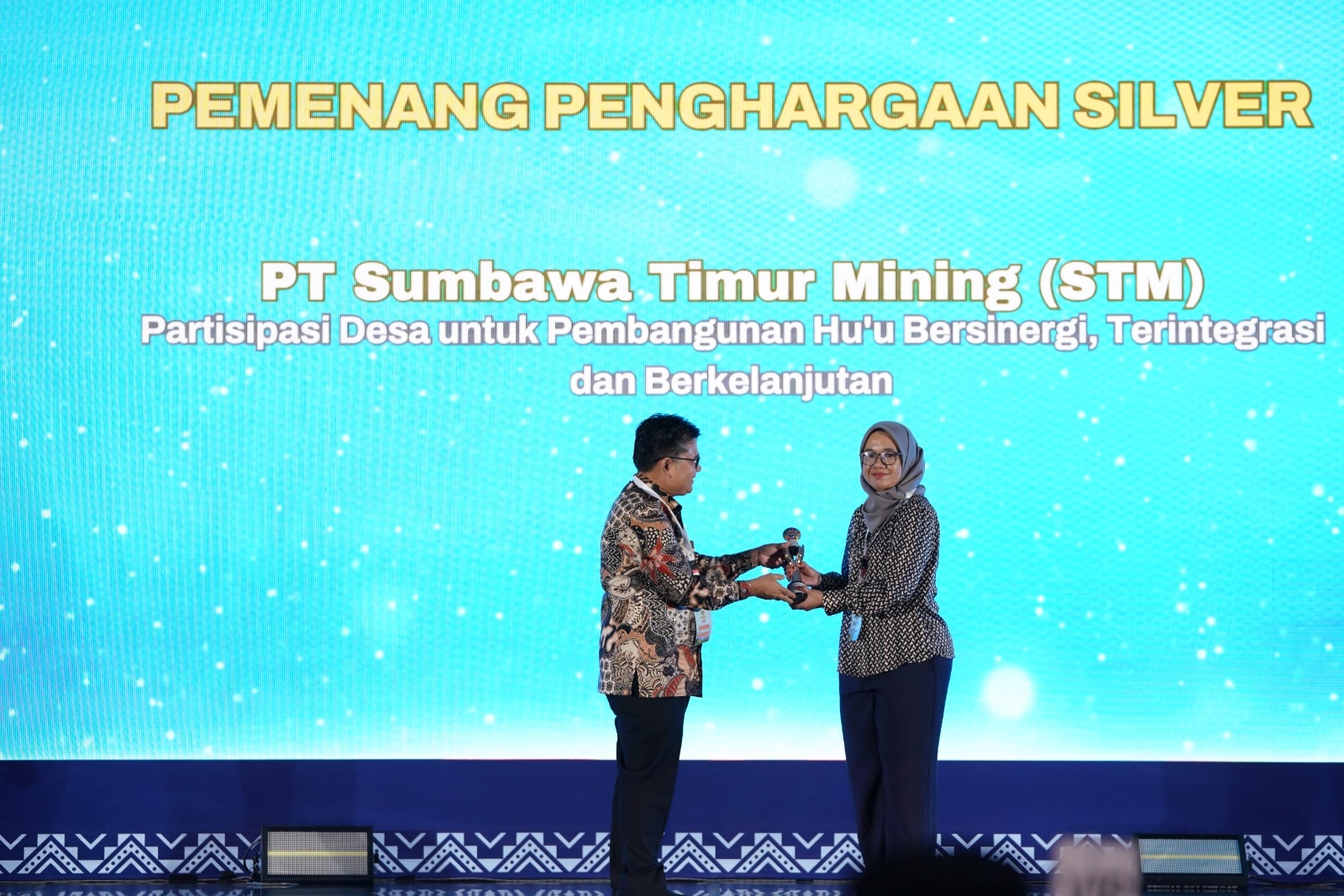 Program Partisipasi Desa PT Sumbawa Timur Mining Raih CSR & PDB Awards 2025