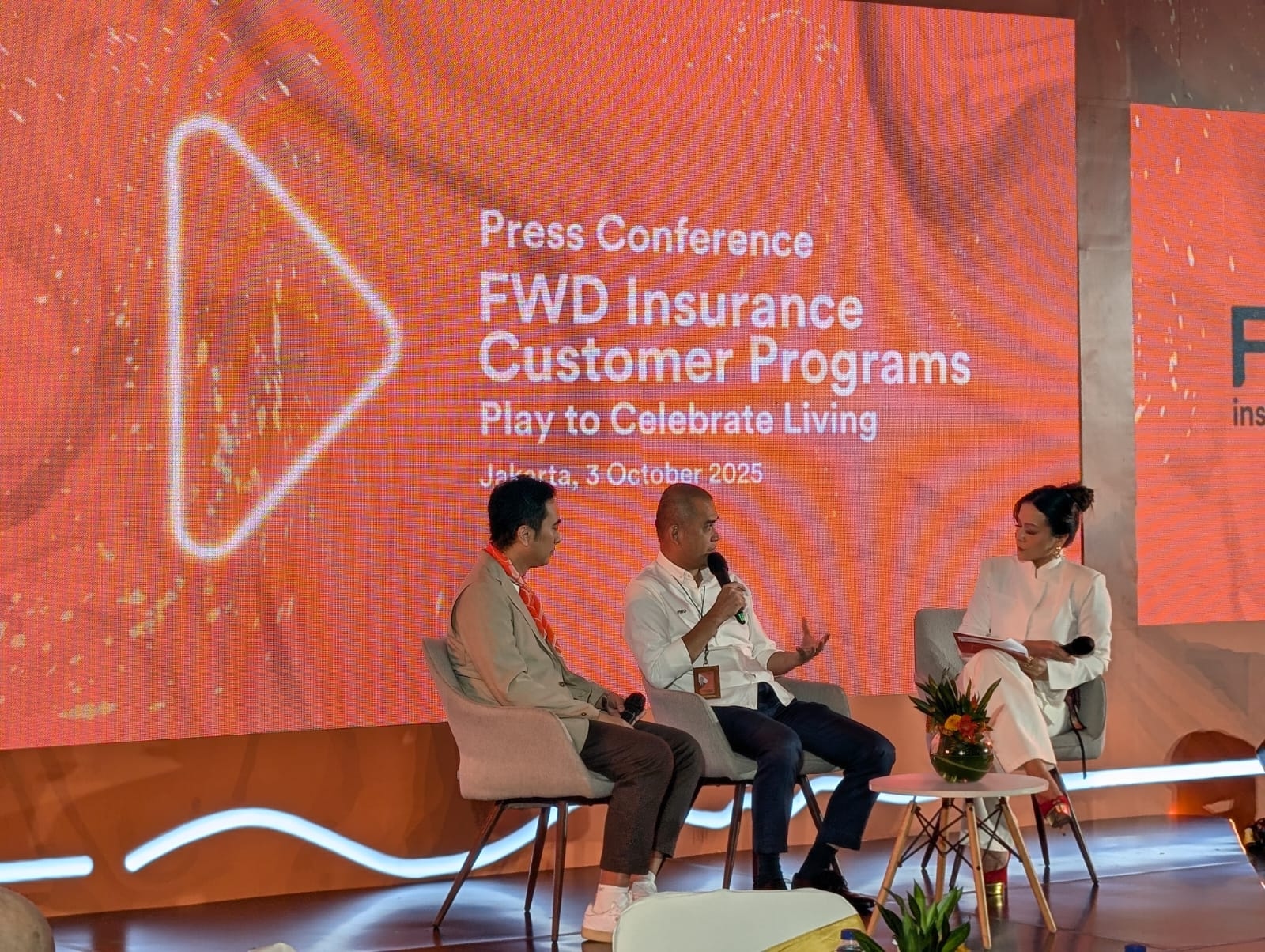 Fokus ke Nasabah, FWD Insurance Hadirkan FWD Insurance Customer Programs