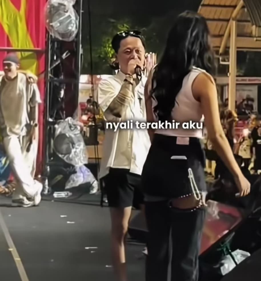 Di Panggung Synchronize Fest, DJ Bravy Lamar Erika Carlina