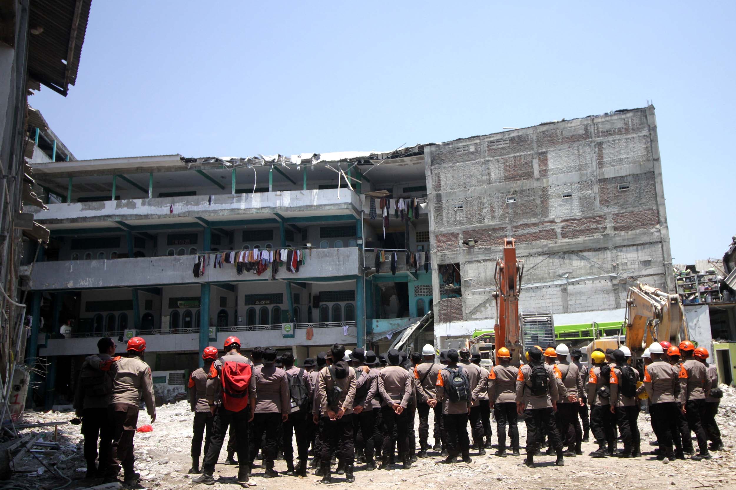 Imbas Tragedi Ponpes Al-Khoziny, DPR Dorong Pemerintah Perbaiki Seluruh Infrastruktur Pesantren