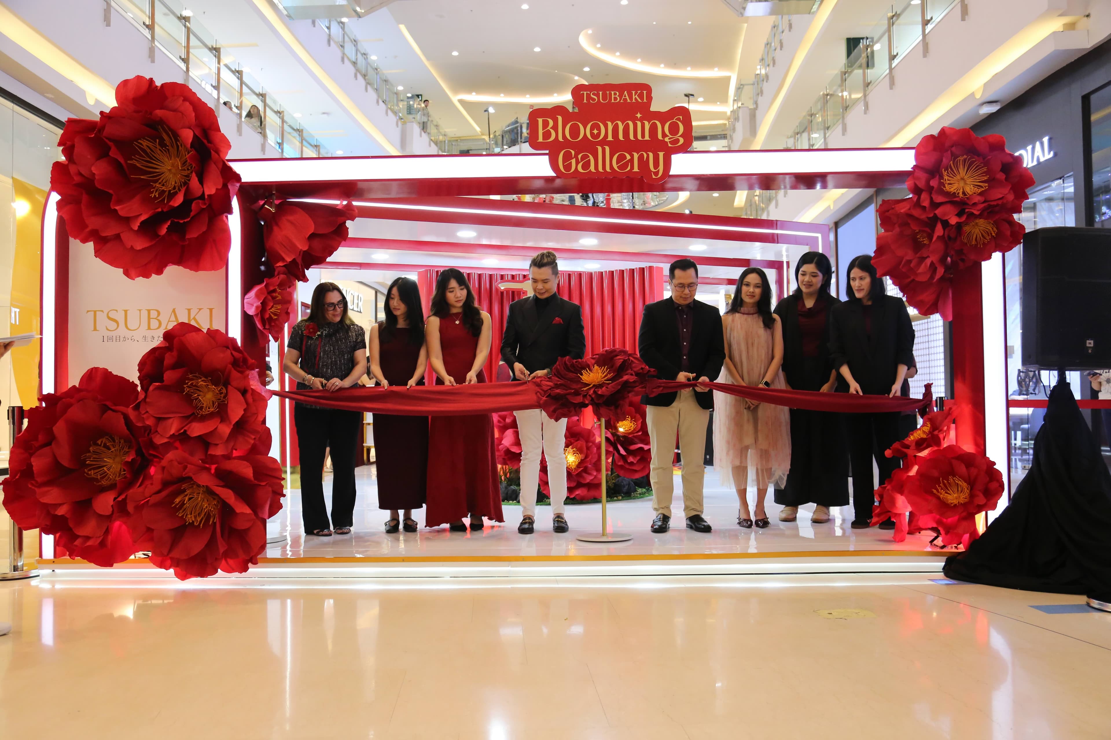 Tsubaki Blooming Gallery Rayakan Keanggunan Perempuan Lewat Pesona Bunga Camellia dan Kolaborasi Brand Lokal