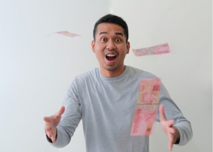 10 Contoh Perbuatan Tabzir dalam Kehidupan Sehari-hari yang Perlu Dihindari