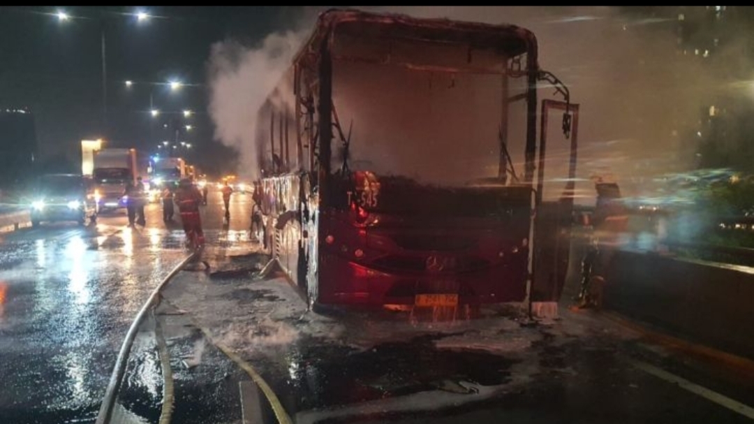 Kebakaran TransJakarta di Tol Dalam Kota Dinilai Janggal, MTI Minta Penelusuran Lebih Dalam