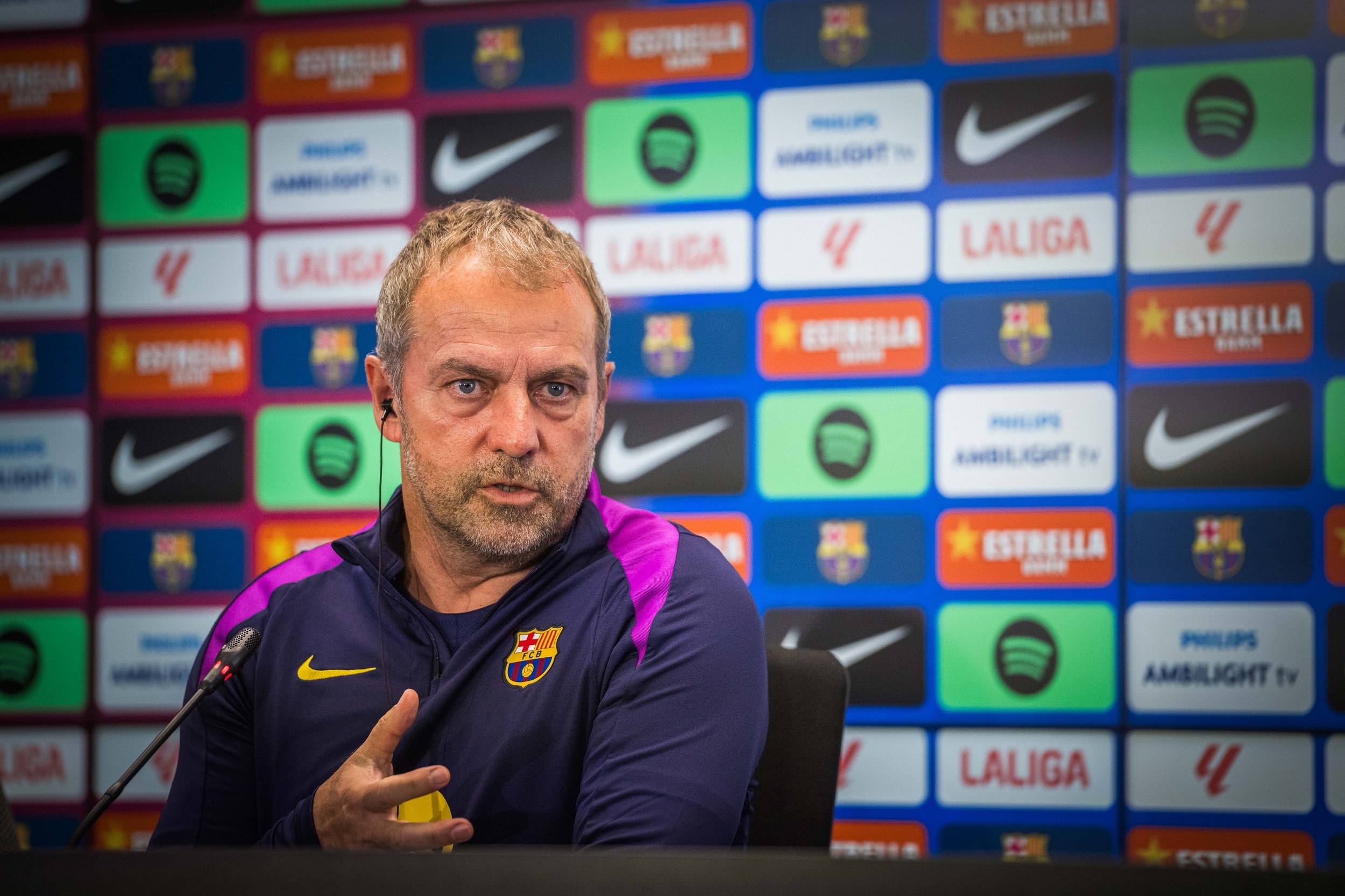 Hansi Flick Sebut Isu Deco Paksa Lamine Yamal Diturunkan di Laga Lawan PSG 'Sampah'