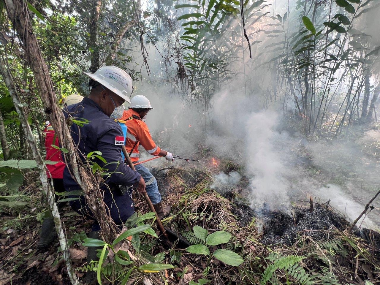 Cegah Karhutla, PT Nusa Halmahera Mineral Bersama Aparat Latih Tim Tanggap Darurat di Maluku Utara