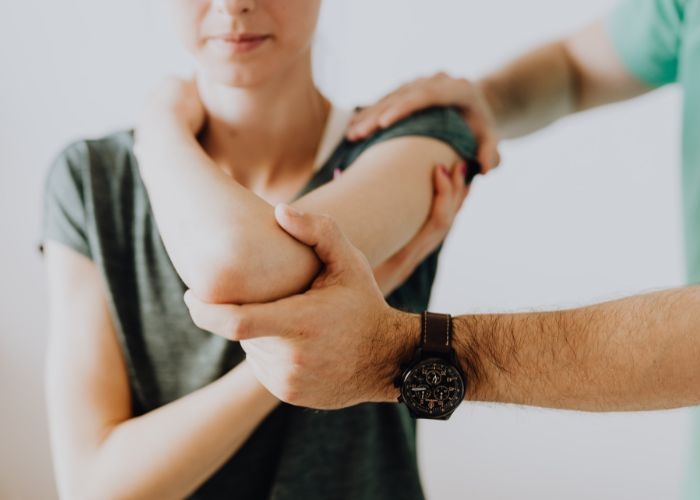 Apa Nama Kulit di Bagian Siku yang Tidak Terasa Sakit Saat Dicubit? Ini Penjelasannya!