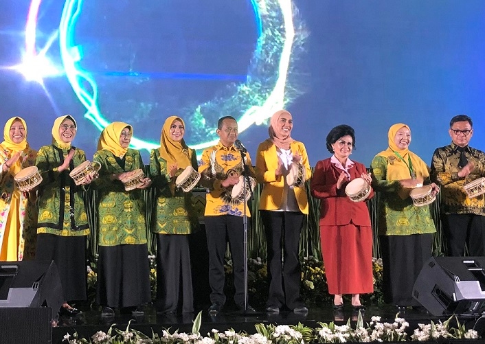 Bahlil Buka Muktamar Pengajian Al-Hidayah, Minta Ibu-ibu Perkuat Suara Golkar di Seluruh Pelosok