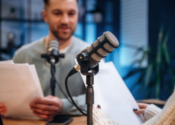 Bukan Cuma Announcer, Ini Sebutan Lain untuk Seseorang yang Berprofesi sebagai Penyiar Radio