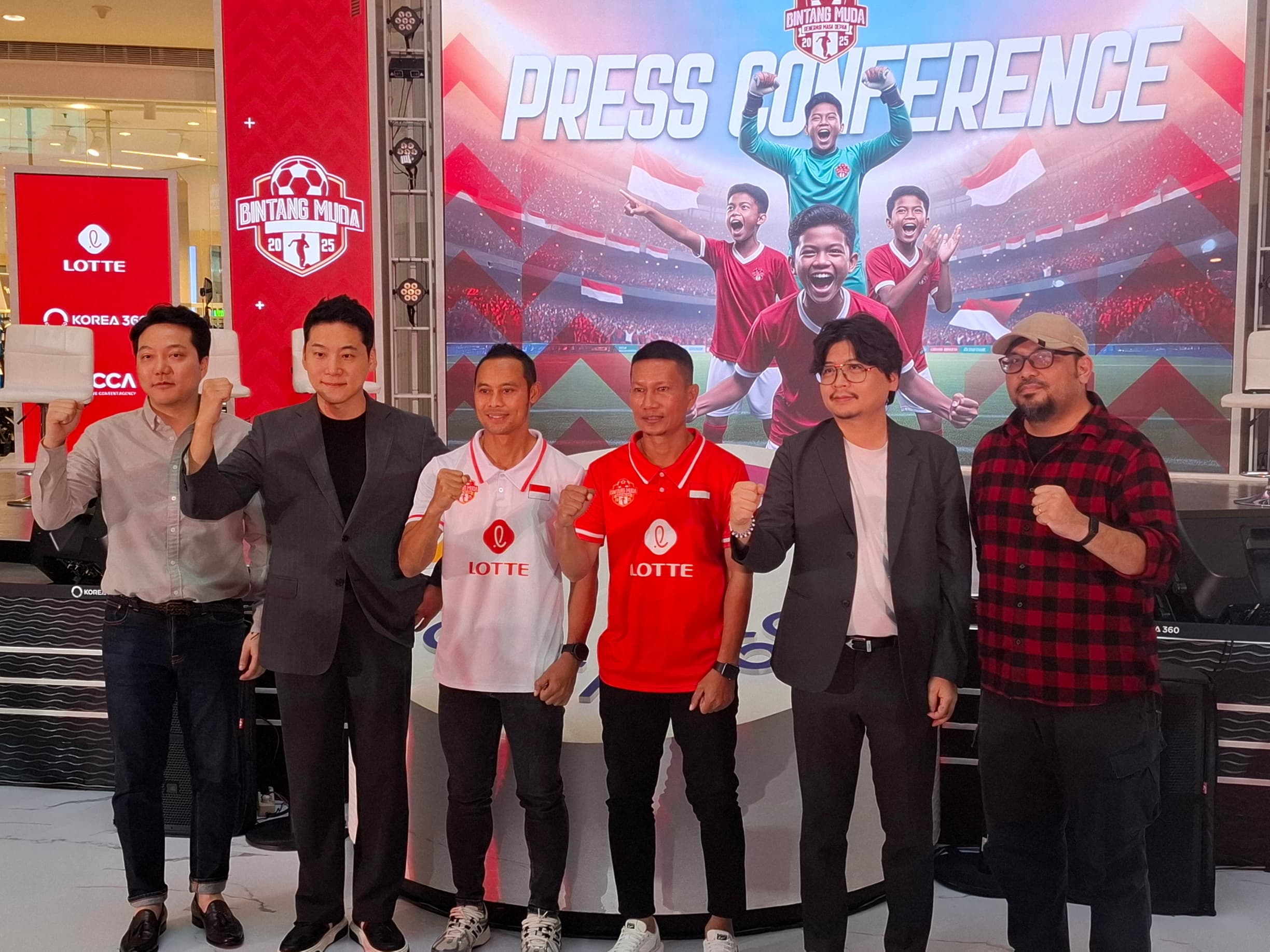Legenda Timnas Indonesia Atep dan Ismed Sofyan Latih 40 Bibit Pesepakbola Indonesia di Lotte Bintang Muda 2025