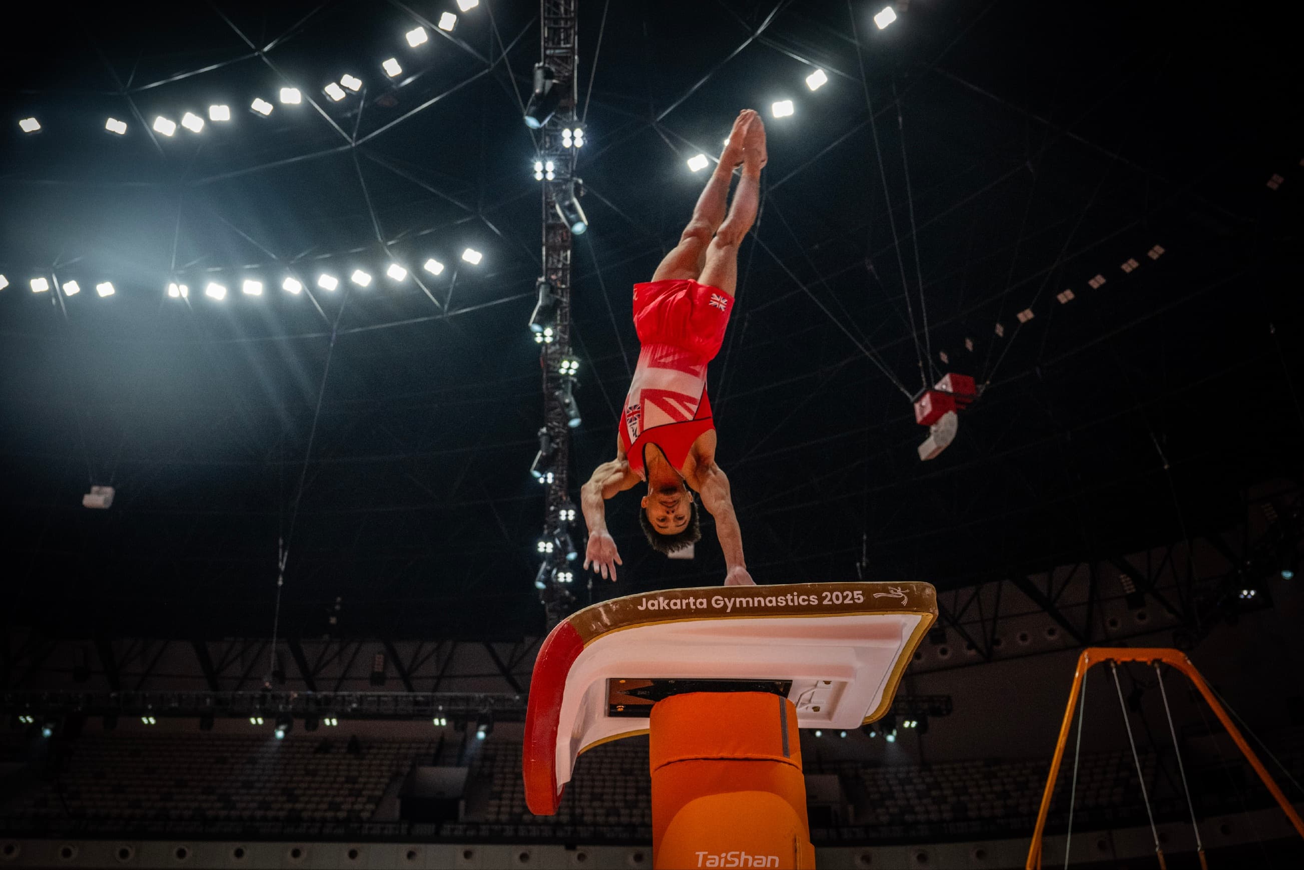 Kejuaraan Dunia Senam Artistik: Jake Jarman Raih Emas Lantai, Donnell Whittenburg Buktikan Ketangguhan di Usia 31 Tahun