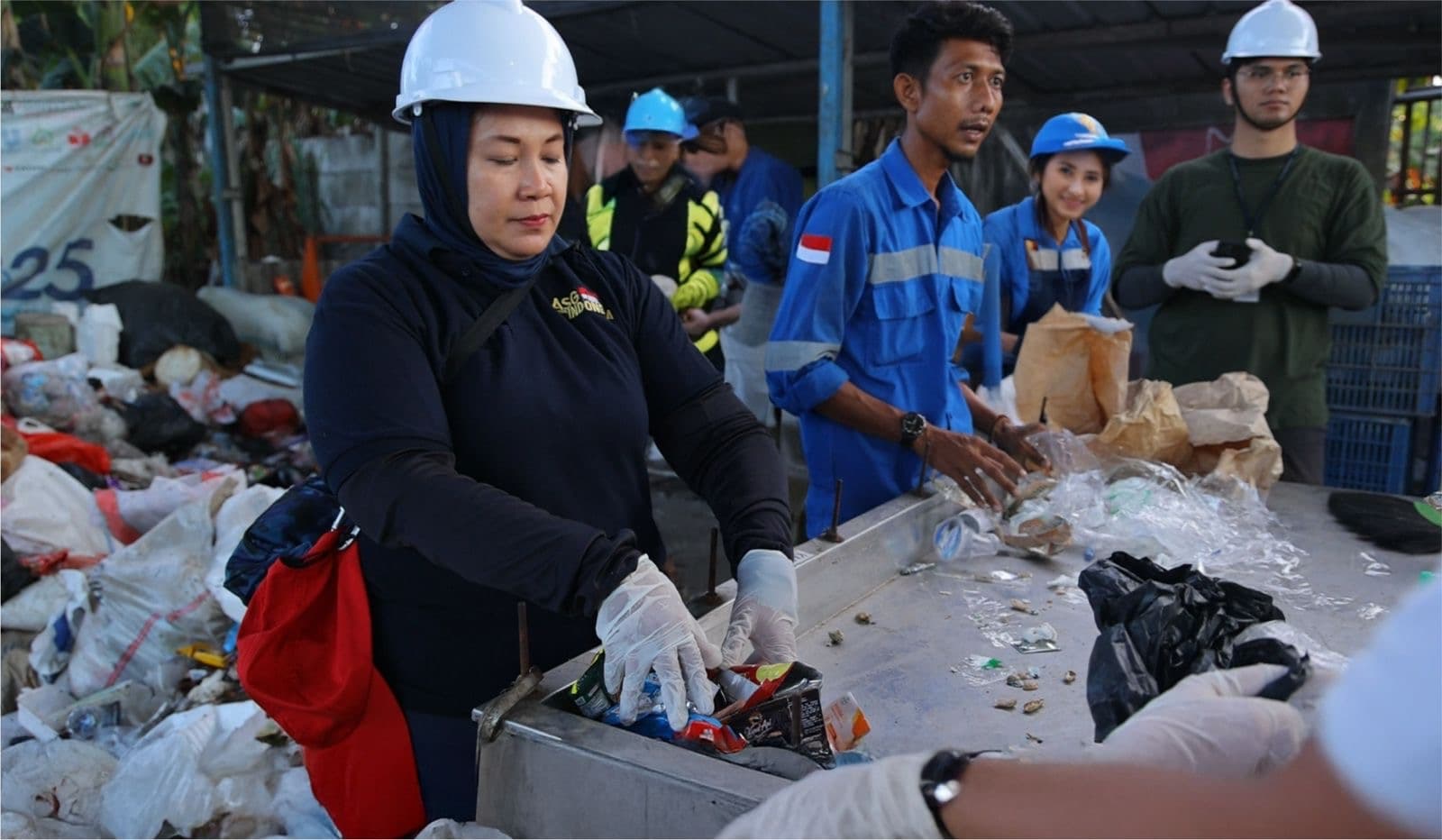 Gotong Royong Hijau: Relawan Tzu Chi dan Karyawan ASG Bersatu Pulihkan Sungai Cisadane