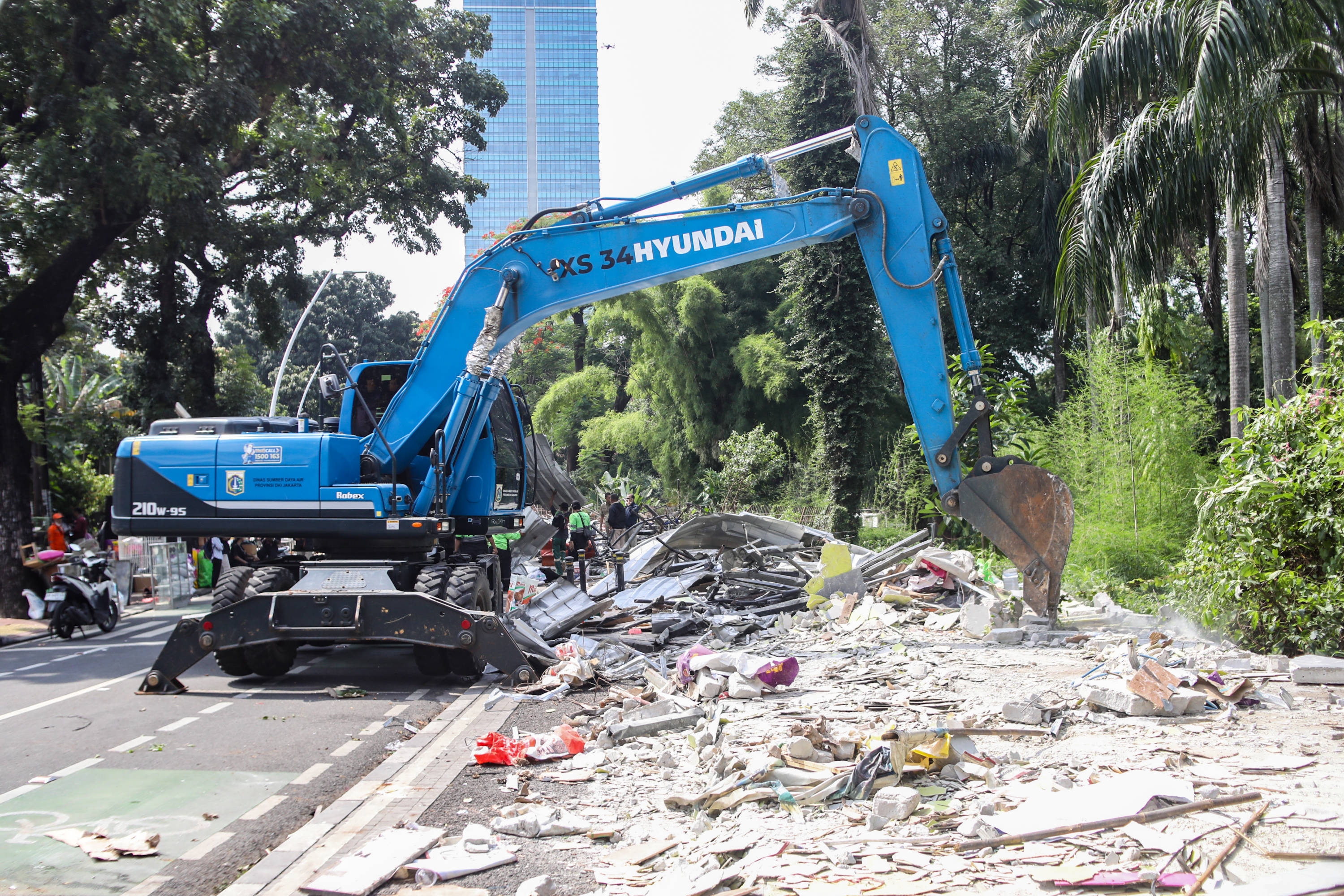 Pasar Barito Tinggal Puing, Sisakan Kegelisahan Masyarakat Kecil di Tengah Ambisi Penataan Kota