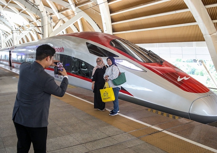 KPK Selidiki Dugaan Mark Up Proyek Kereta Cepat Whoosh