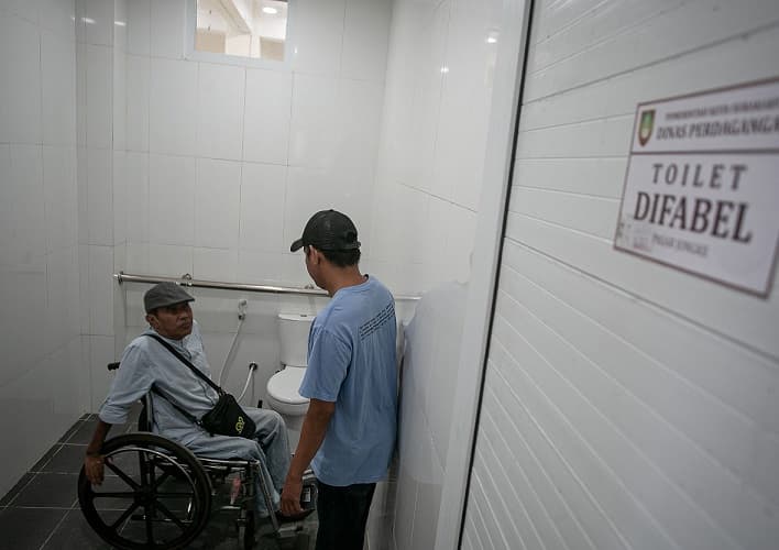 6 Cara Efektif Menghilangkan Bau Toilet secara Alami dan Tahan Lama