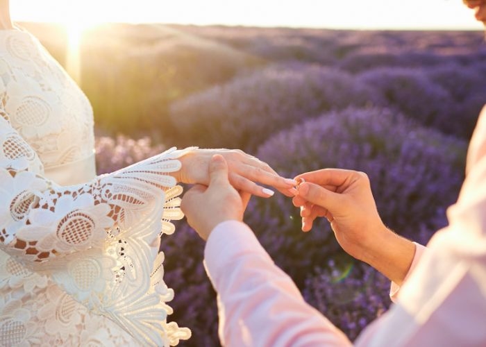 Apa Itu Lavender Marriage? Istilah yang Viral di Media Sosial