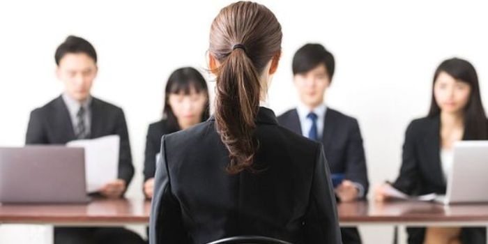 Tips Berpakaian Sebelum Interview Kerja untuk Fresh Graduate: Praktis dan Rapi dengan Budget Friendly