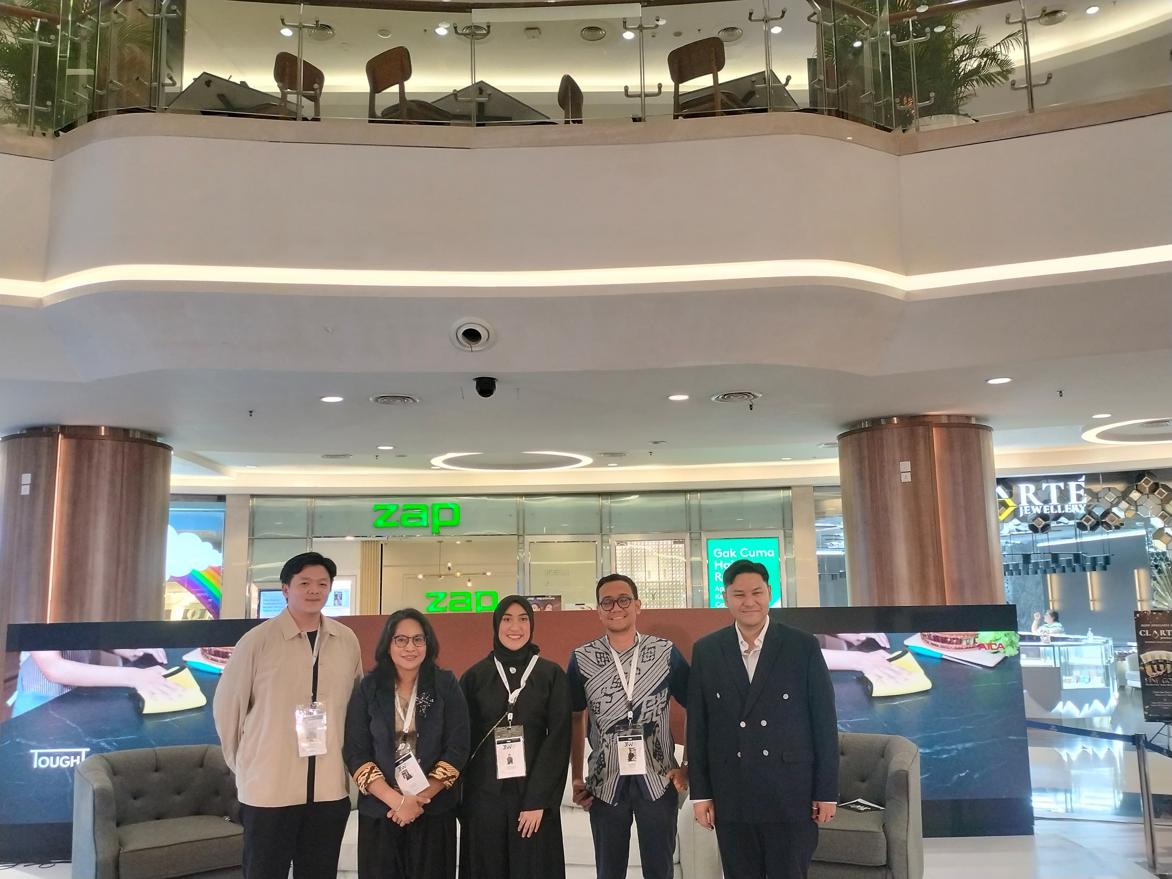 AICA Bawa Inovasi Material Interior ke Panggung Jakarta Fashion Week 2026, Kolaborasikan Desain dan Fashion