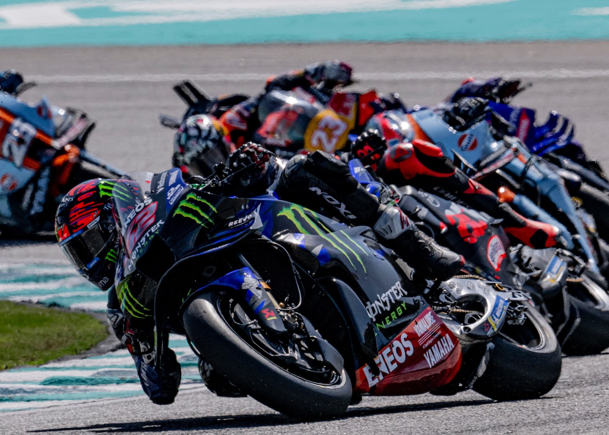 Alex Rins Kesulitan di Sepang: Grip Rendah dan Suhu Tinggi Jadi Masalah Utama