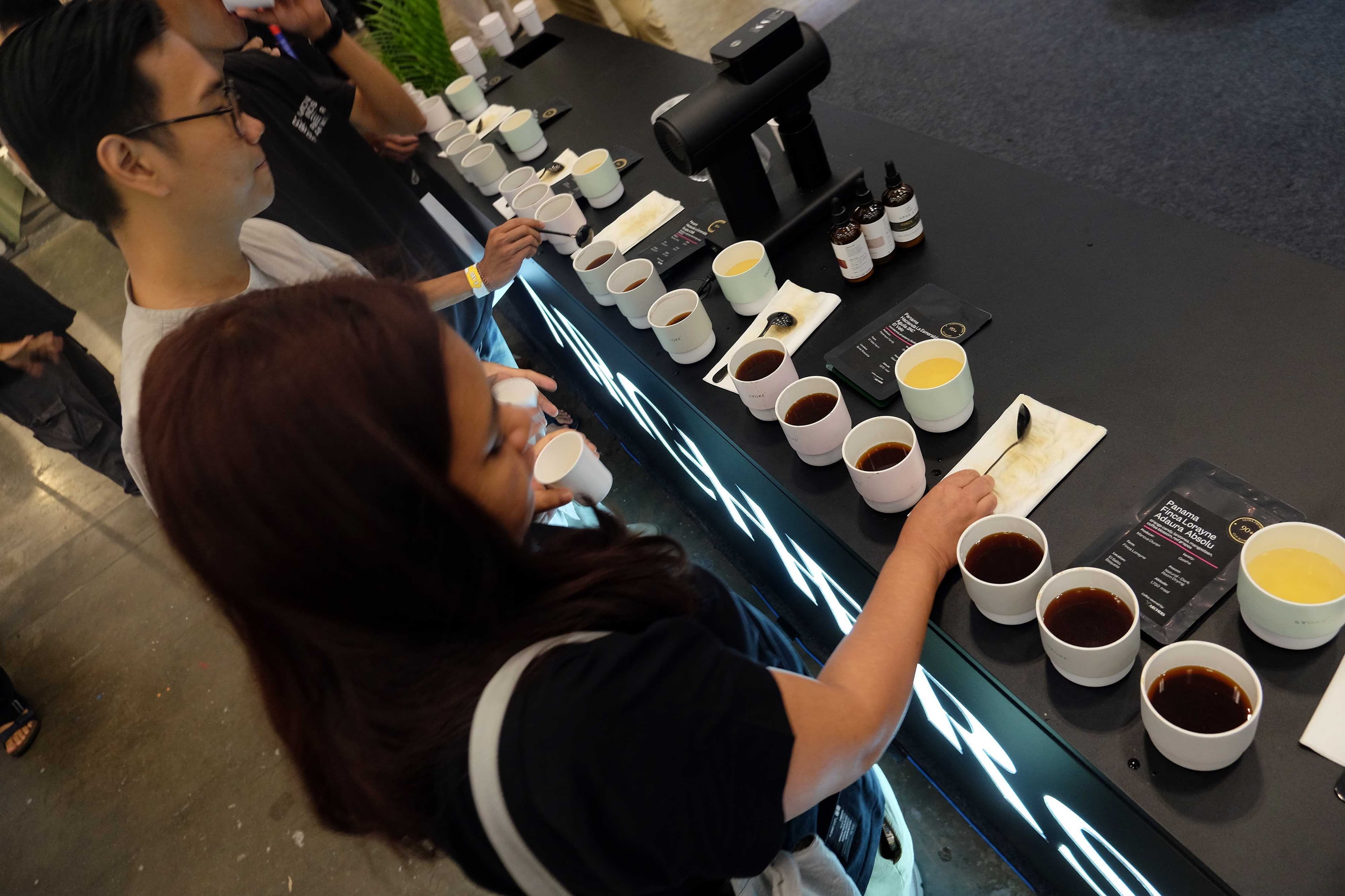 Apakah Kopi Berbahaya untuk Gigi? Ini Dampak, Penyebab, dan Solusinya