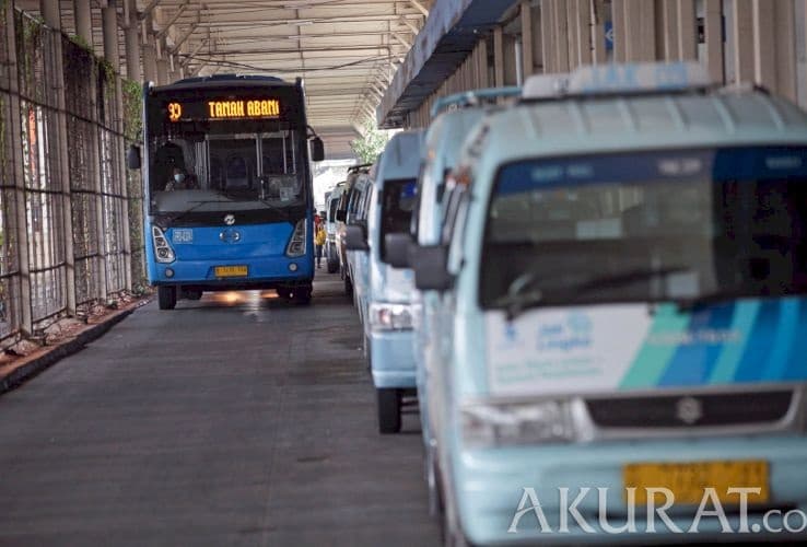 Sopir Angkot Hadang Jaklingko, Transjakarta Hentikan Layanan Rute Pulogadung-Kampung Melayu