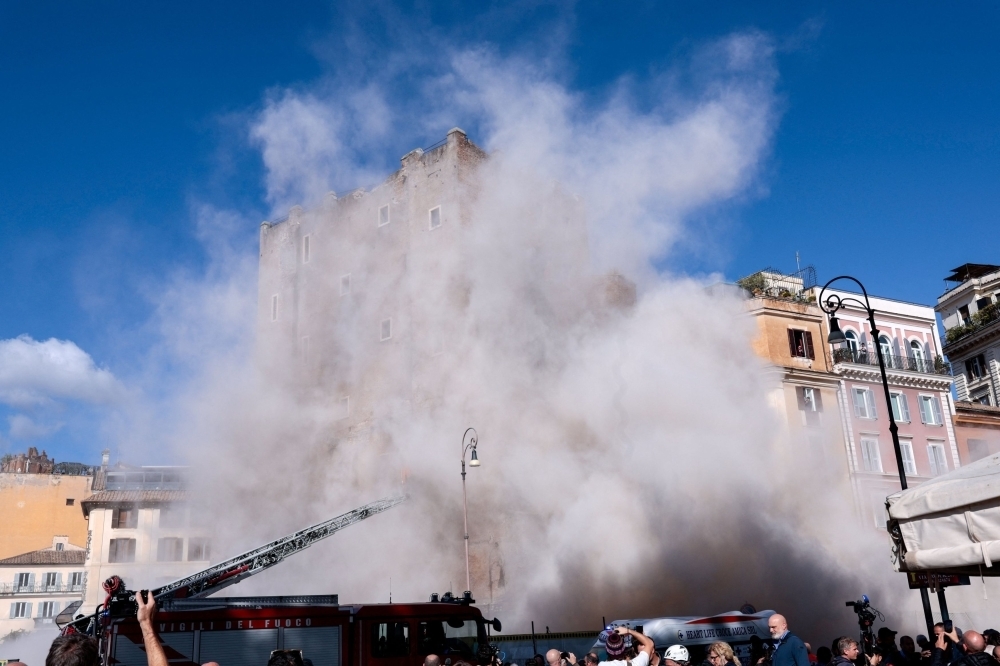 Bagian Menara Abad Pertengahan di Roma Runtuh Saat Renovasi, Satu Pekerja Luka Serius