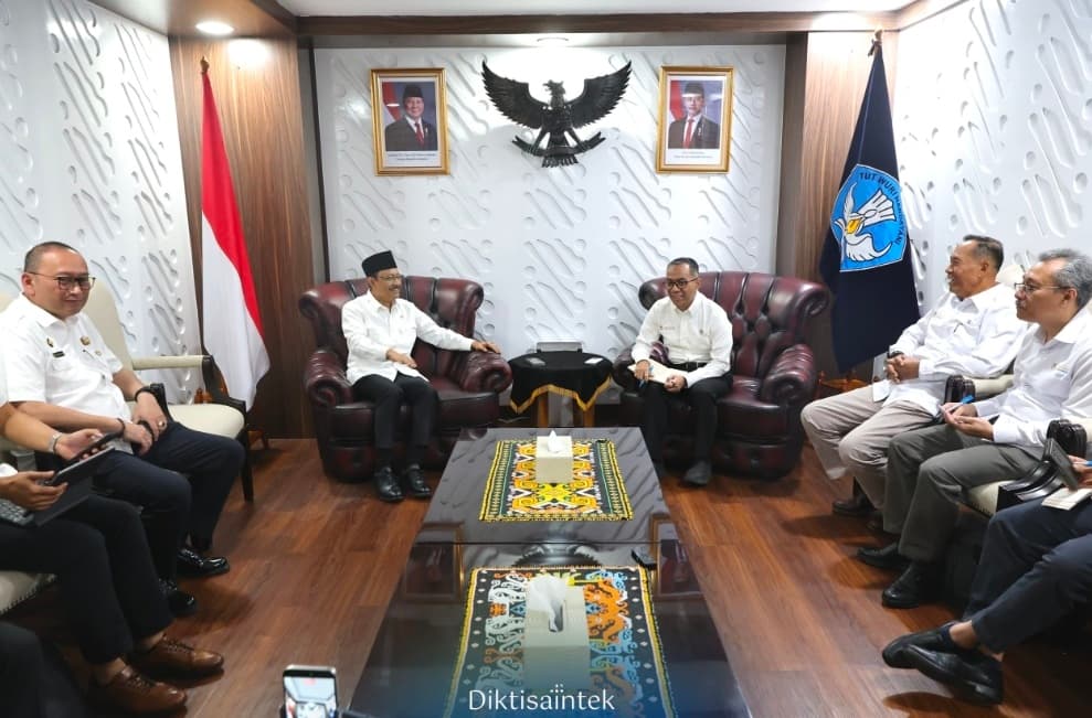 Kemensos Gandeng Kemendiktisaintek Beri Beasiswa untuk Lulusan Sekolah Rakyat