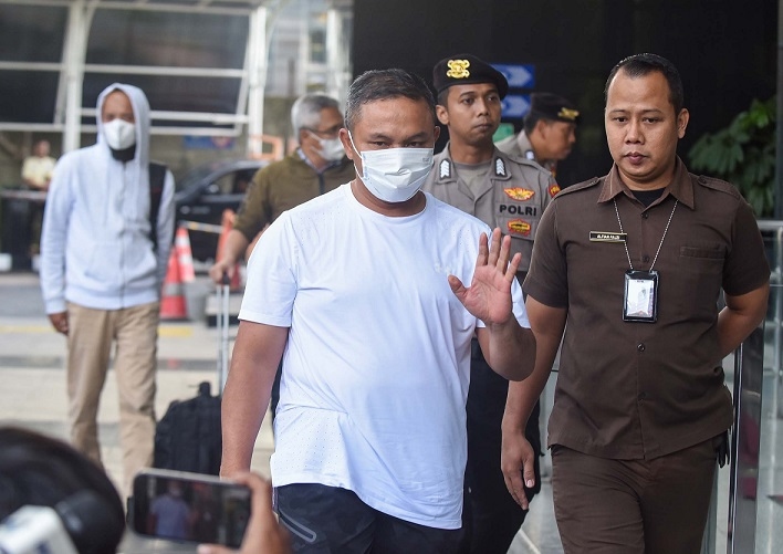 KPK Sempat Cari dan Kejar, Gubernur Riau Abdul Wahid Ditangkap di Sebuah Kafe