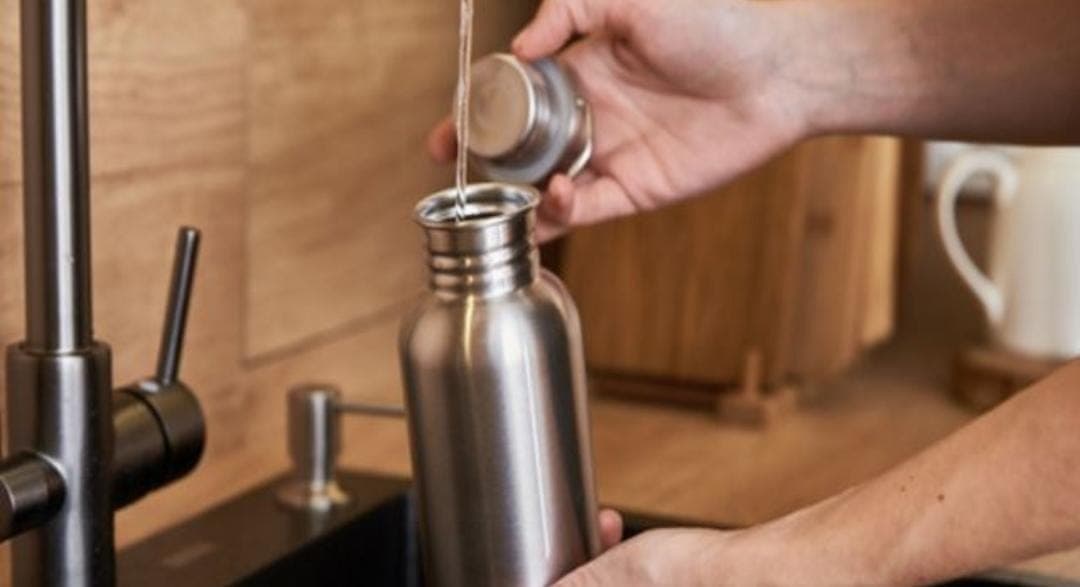 Cara Ampuh Bersihkan Kerak di Termos Air agar Kembali Mengilap dan Bebas Bau