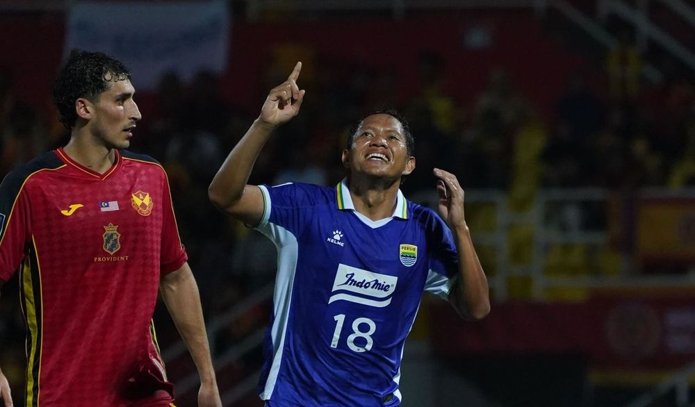 Cedera di Kaki Kiri, Adam Alis Bakal Absen Bela Persib Bandung