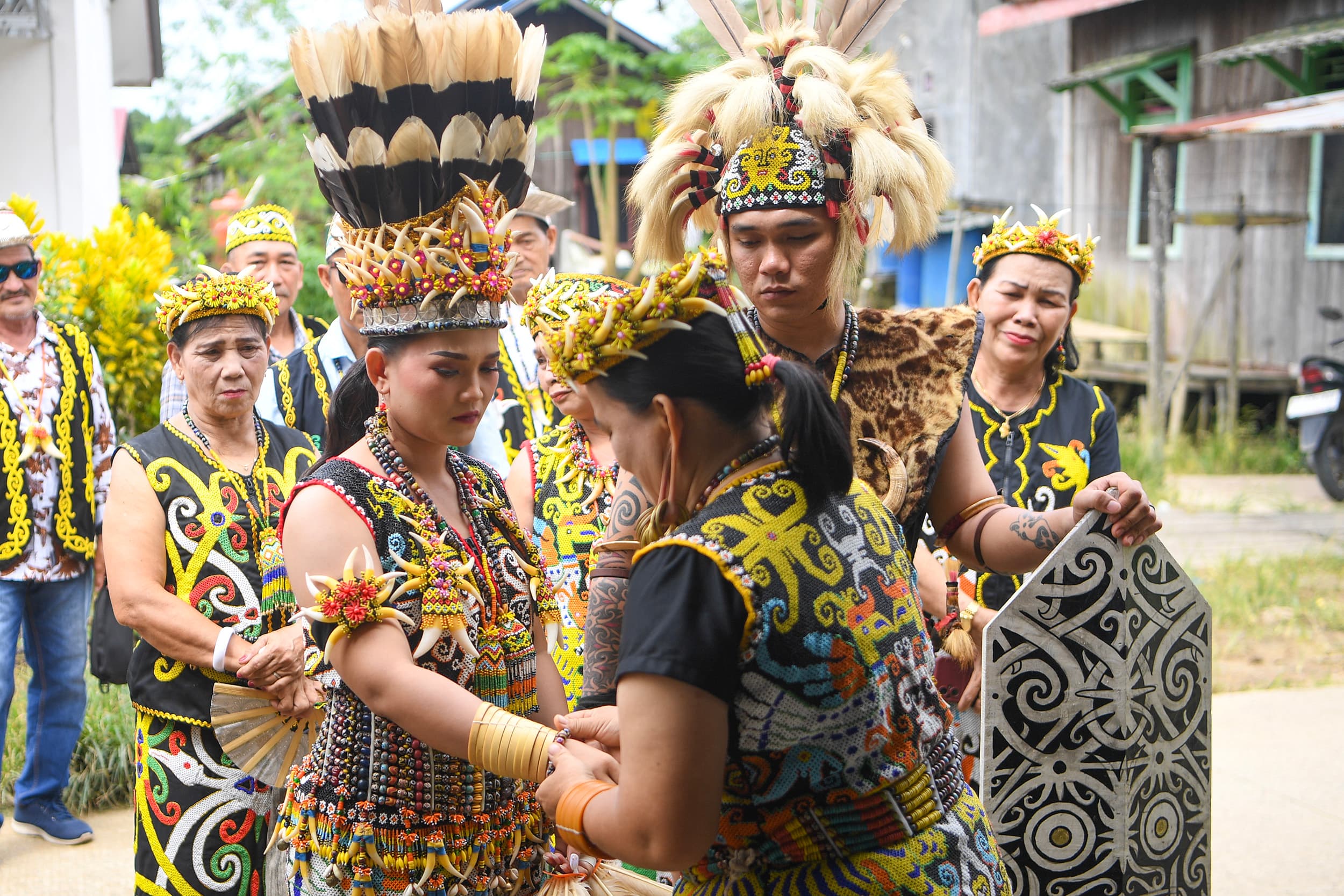 Bedanya Suku dan Ras Beserta Contohnya di Indonesia