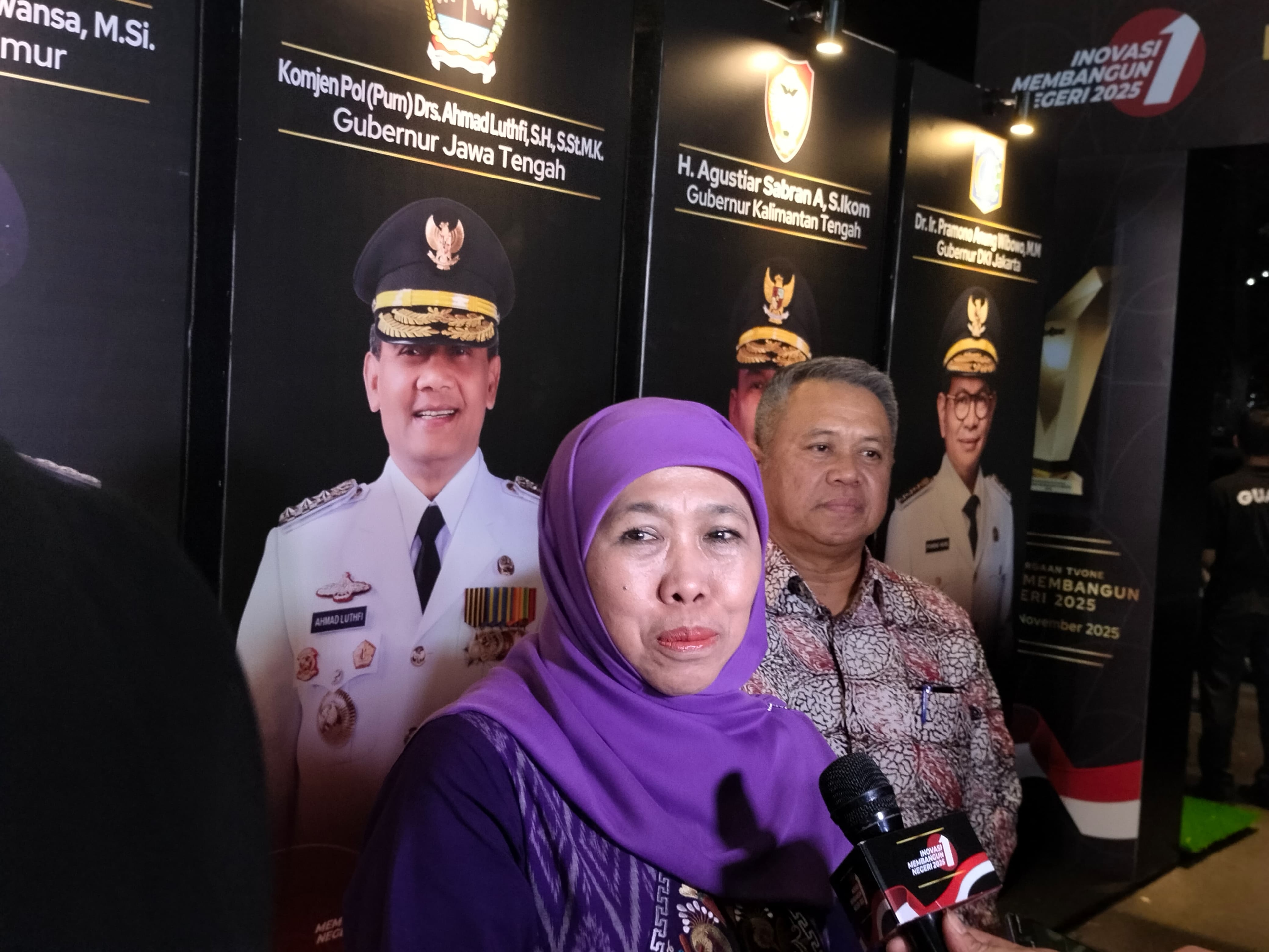 tvOne Gelar Inovasi Membangun Negeri 2025, Gubernur Khofifah Raih Penghargaan atas Inovasi Transportasi Publik Berkelanjutan