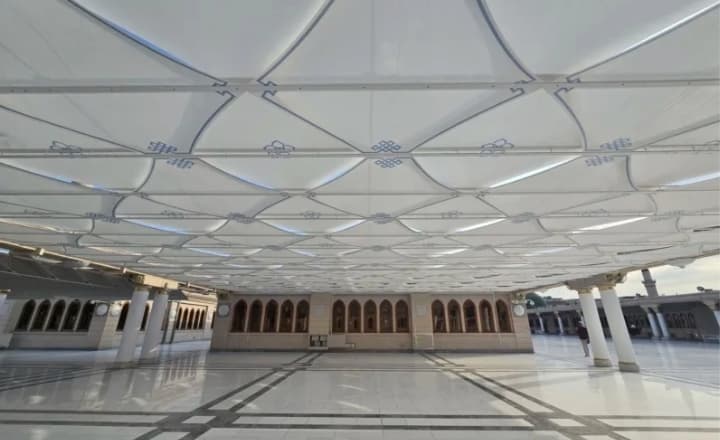 Masjid Nabawi Kini Punya Kanopi Canggih, Ibadah Jamaah Jadi Lebih Nyaman di Musim Panas