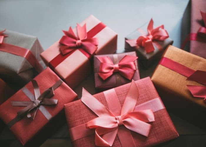 10 Rekomendasi Kado untuk Hari Ayah 2025 yang Spesial dan Penuh Makna