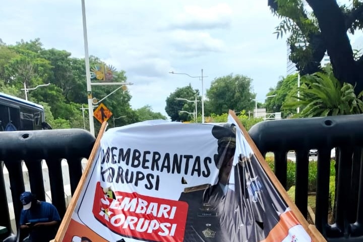 KOSMAK Desak Presiden Perintahkan KPK Tangkap Jampidsus Febrie Adriansyah