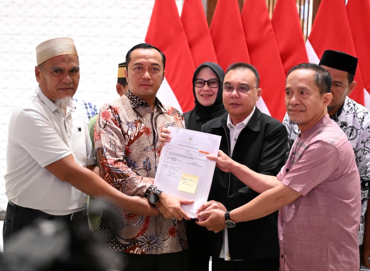 Gunakan Hak Rehabilitasi, Prabowo Pulihkan Nama Baik dan Kembalikan Hak Dua Guru di Luwu Utara