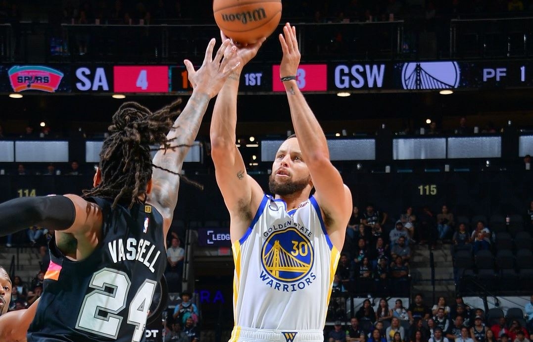NBA Hari Ini: Stephen Curry Impresif dengan 46 Poin untuk Warriors, Thunder Taklukkan Lakers
