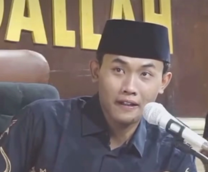 Viral Cium Anak Kecil, Ini Jejak Pesantren dan Latar Keluarga Religius Gus Elham Yahya
