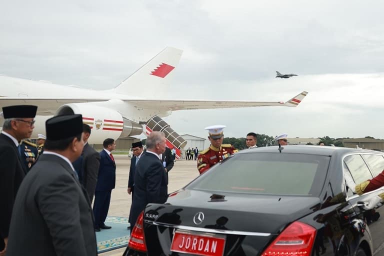 Presiden Prabowo Antarkan Keberangkatan Raja Abdullah II, Jet Tempur F-16 Ikut Mengawal
