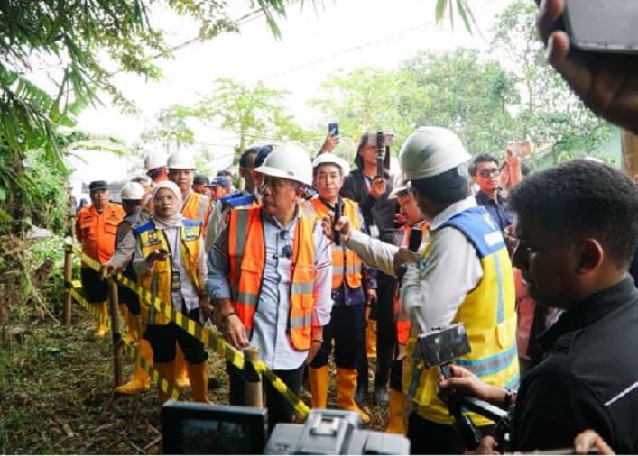 Banjir Belum Selesai, Wakil Ketua DPR Saan Mustopa Turun Lagi ke Desa Karangligar