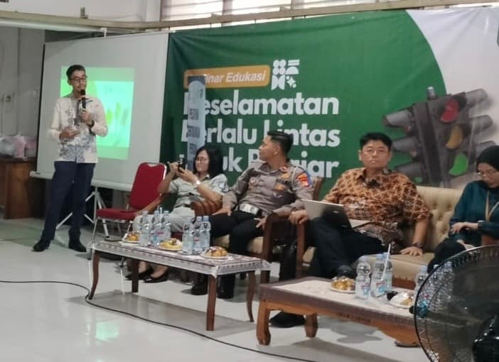 Yayasan Mapekka Gencarkan Edukasi Keselamatan Berkendara di SMAN 6 Depok