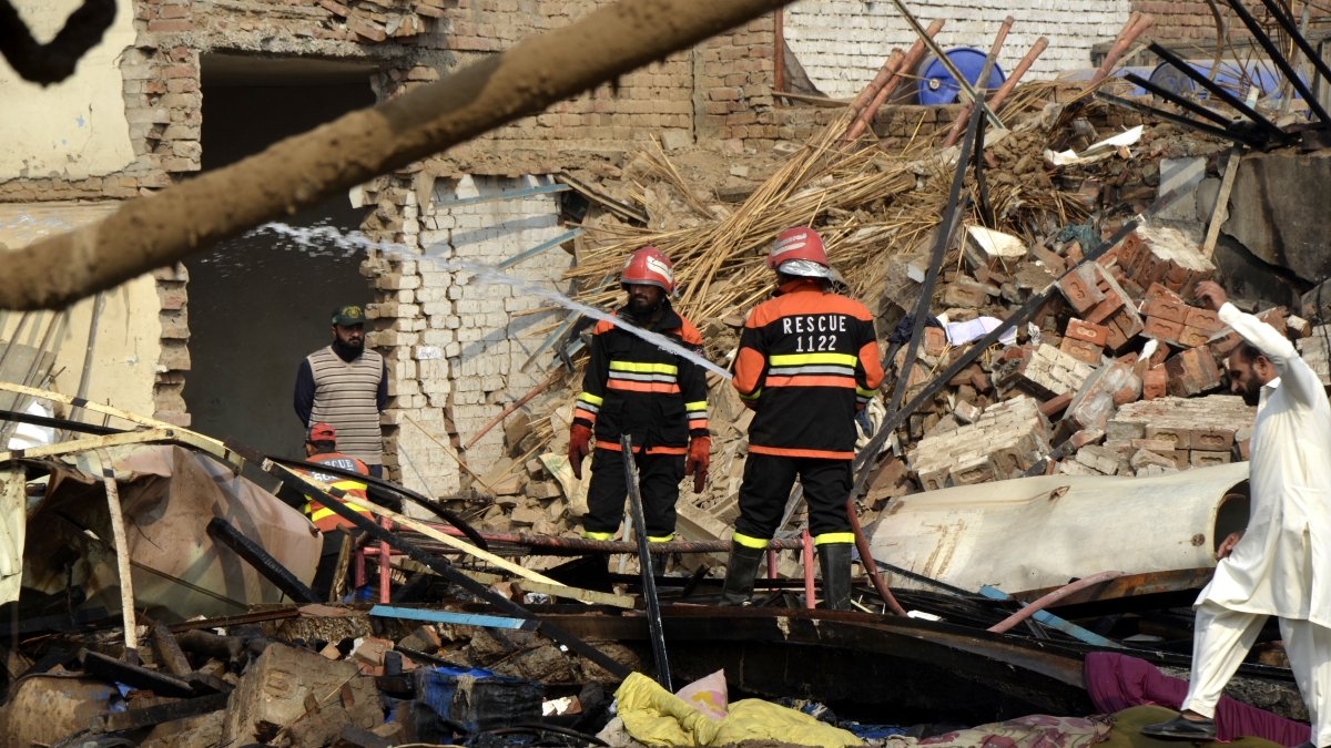 Ledakan Boiler Pabrik Lem di Pakistan Tewaskan 18 Orang