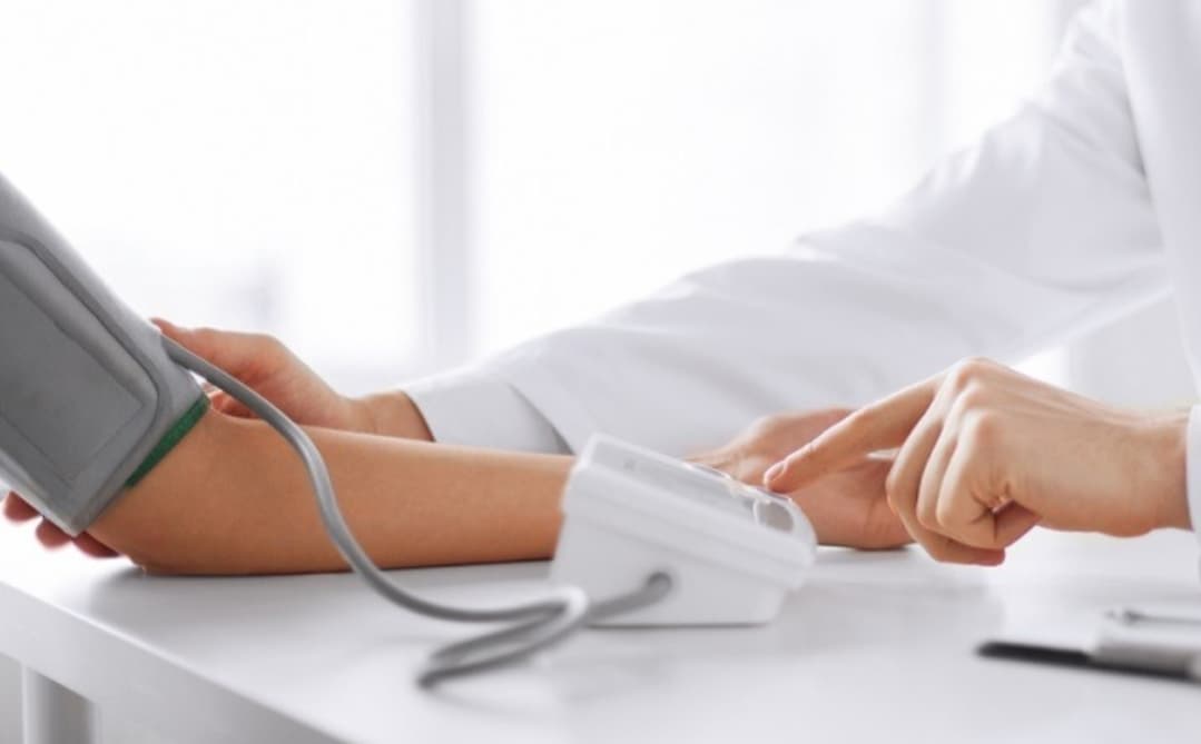 Apa Itu Hipertensi Jas Putih? Kenali Penyebab dan Risikonya