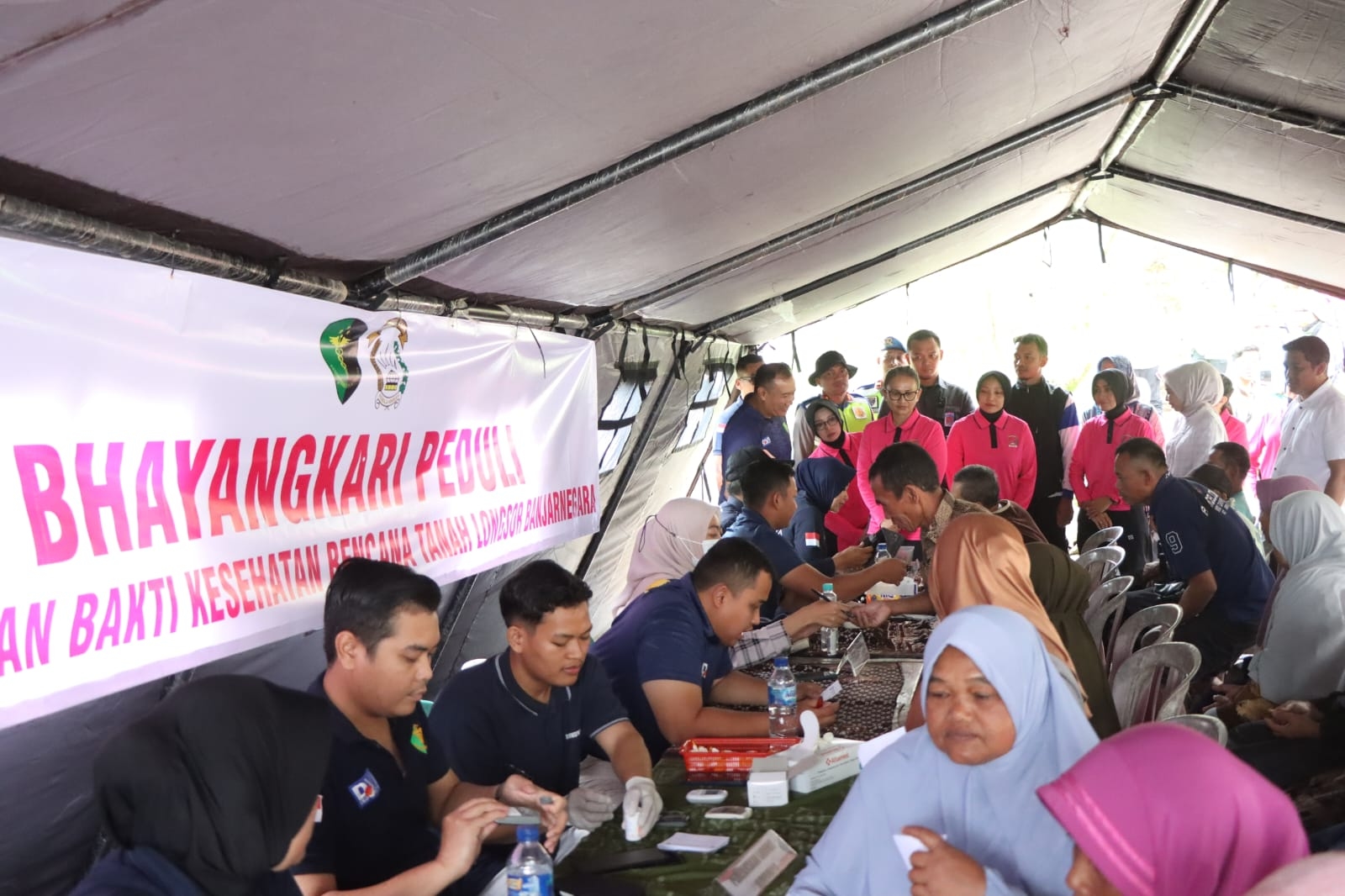 Ketum Bhayangkari Apresiasi Tim Trauma Healing di Pengungsian Longsor Banjarnegara