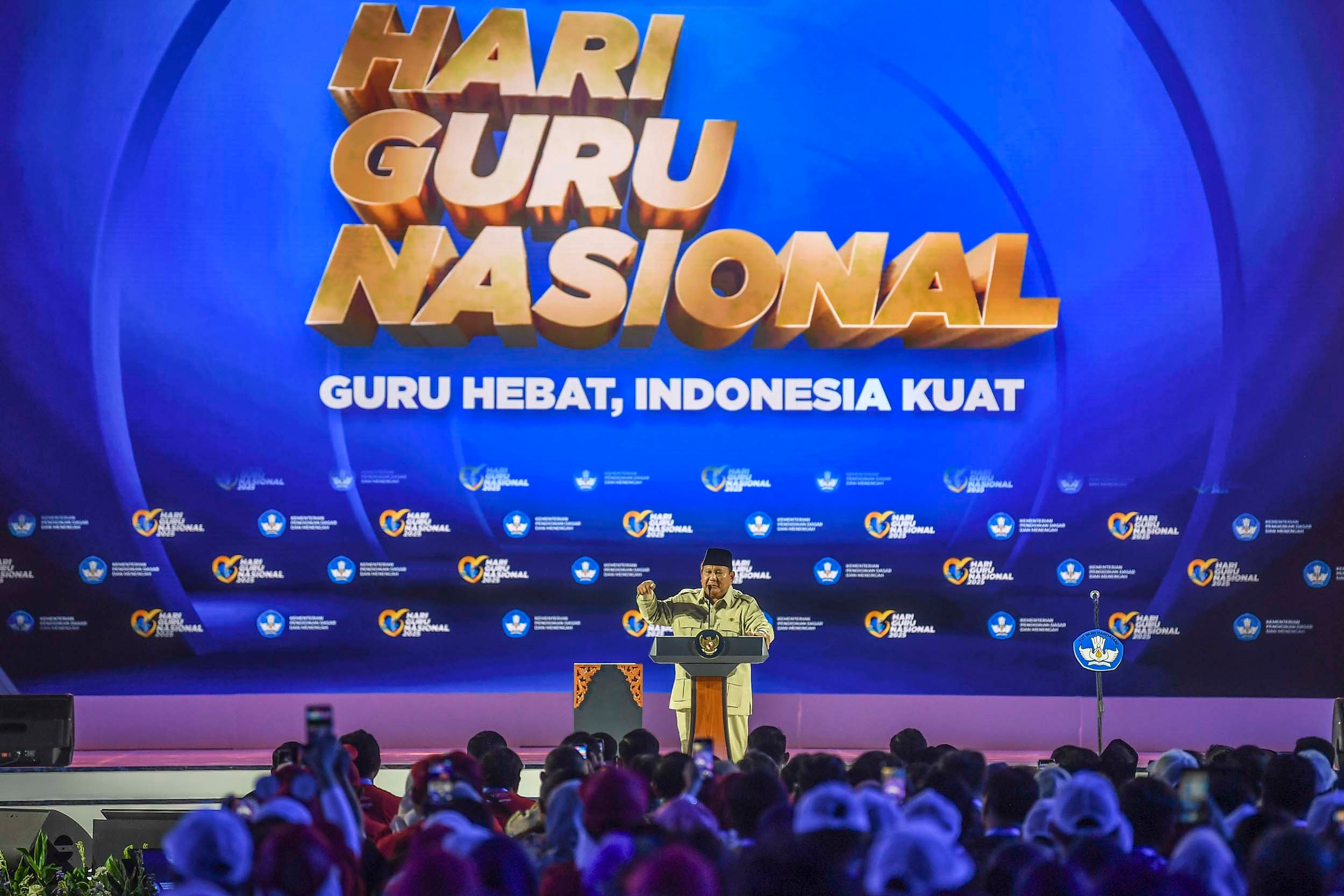 Di Hadapan 9 Ribu Guru, Prabowo Janji Pendidikan Tak Boleh Ada yang Tertinggal