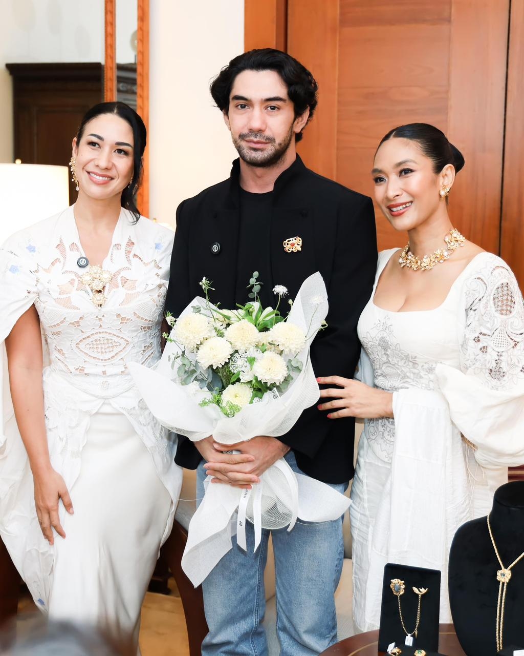 Reza Rahadian di Tulola “Reflections Of Light”: Paduan Kreativitas, Warisan Budaya, dan Kolaborasi Berskala Nasional