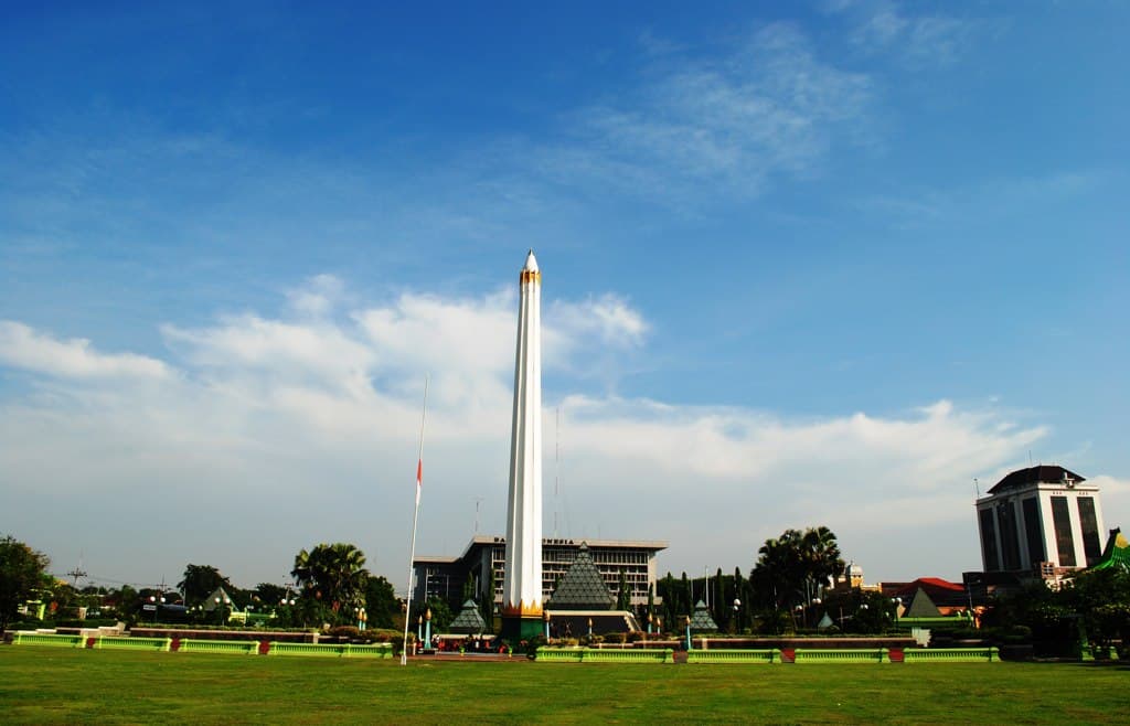 Tugu Pahlawan Surabaya: Monumen Bersejarah yang Dibangun untuk Mengenang Pertempuran 10 November 1945