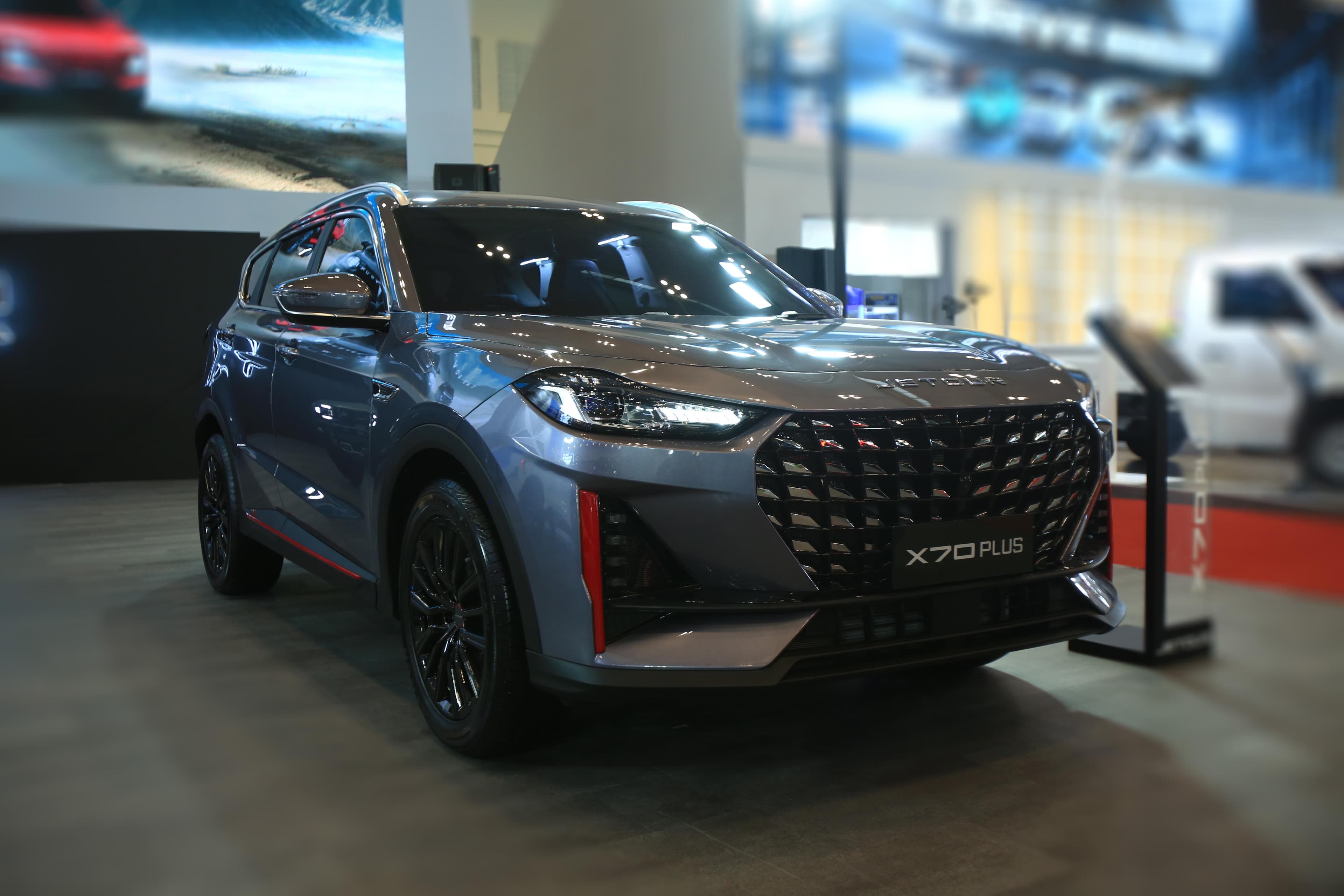 JETOUR Pamerkan DASHING dan X70 Plus di GJAW 2025, Perkuat Segmen SUV Keluarga